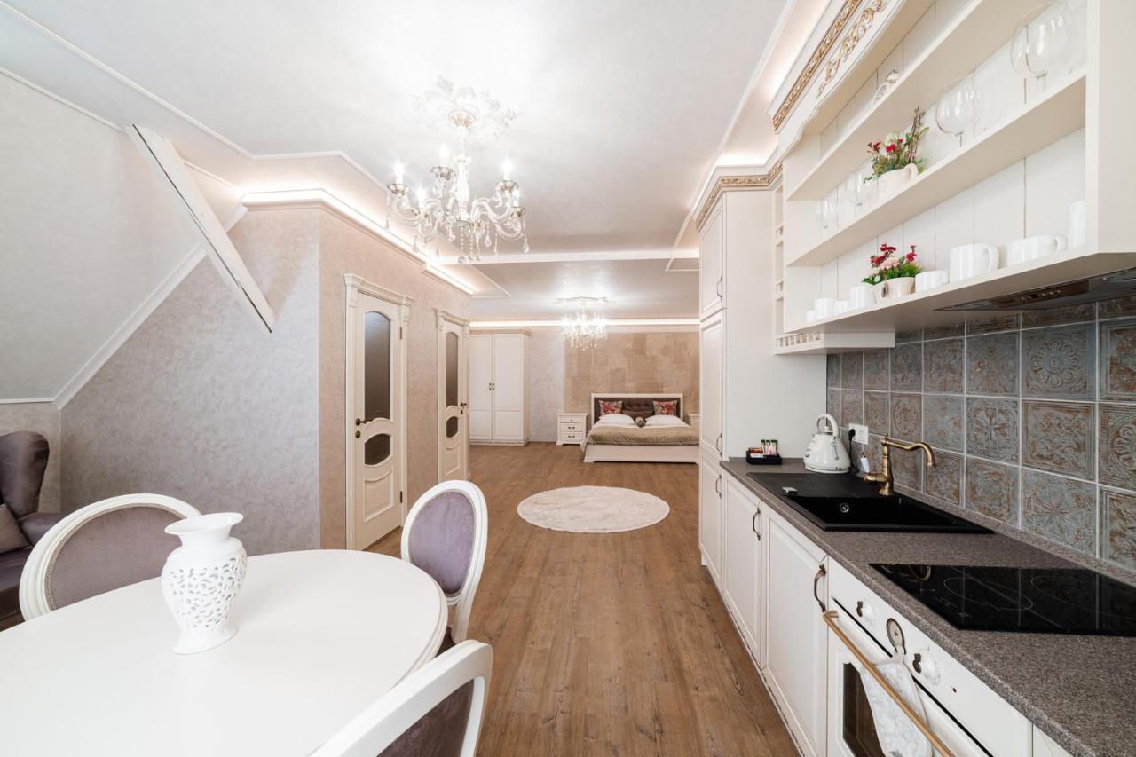 Vip Apartment On Duhnovicha Street .Free Parking. Uzhhorod Exterior photo