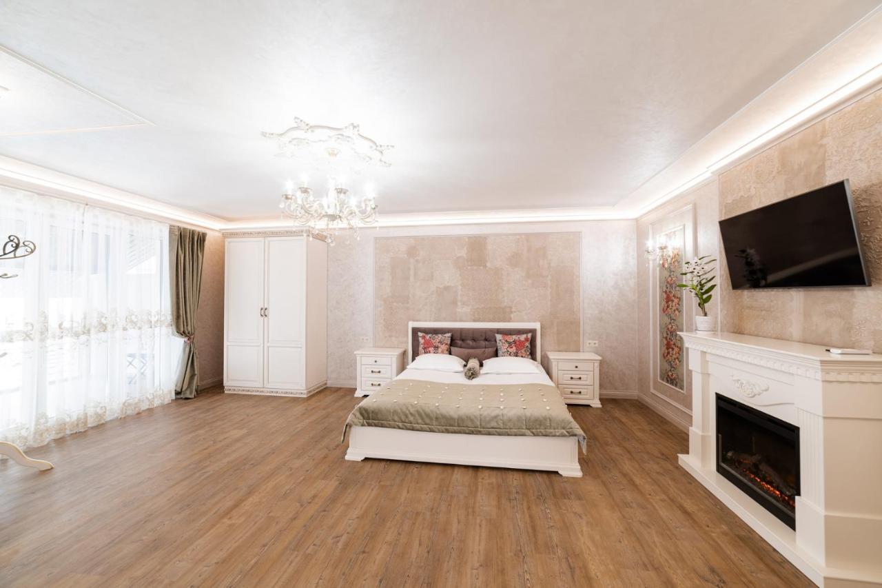 Vip Apartment On Duhnovicha Street .Free Parking. Uzhhorod Exterior photo