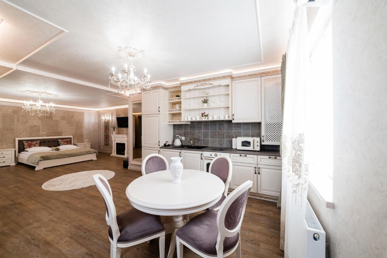 Vip Apartment On Duhnovicha Street .Free Parking. Uzhhorod Exterior photo