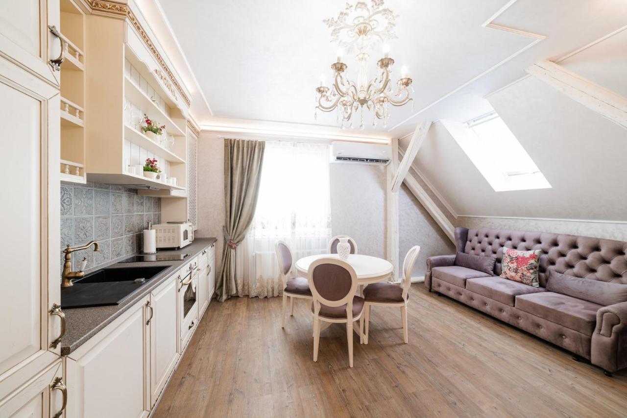 Vip Apartment On Duhnovicha Street .Free Parking. Uzhhorod Exterior photo