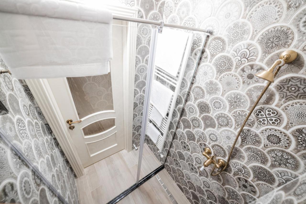 Vip Apartment On Duhnovicha Street .Free Parking. Uzhhorod Exterior photo
