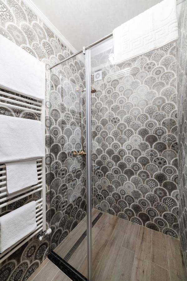 Vip Apartment On Duhnovicha Street .Free Parking. Uzhhorod Exterior photo